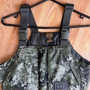 Bass Pro Shops SHE Outdoor Camo Jumpsuit women’s XS
